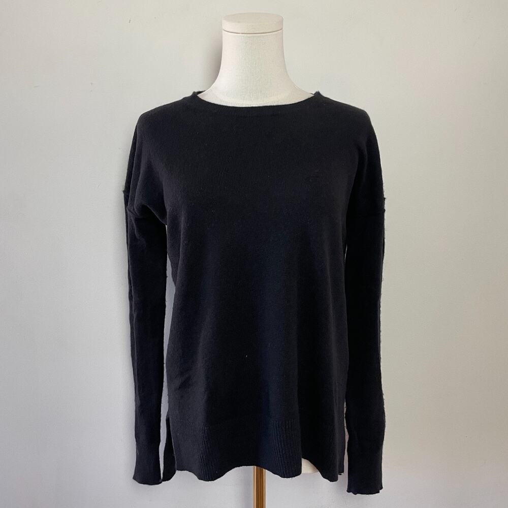 Aqua Cashmere Crewneck Sweater Black‎ Quiet Luxury Parisian Capsule Minimalist